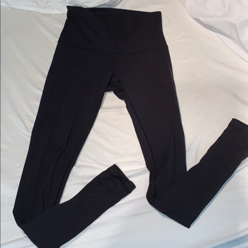 Wunder under Lululemon leggings
